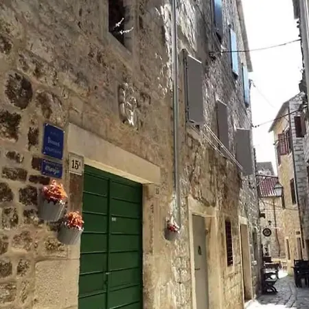 Apartman Charming Old Town Getaway *