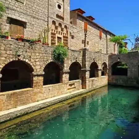 Charming Old Town Getaway Apartman *