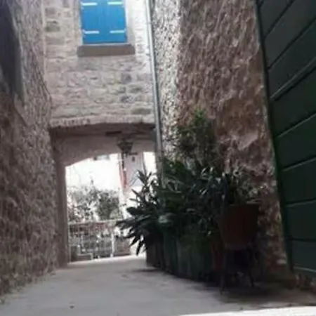 Charming Old Town Getaway Apartman Stari Grad